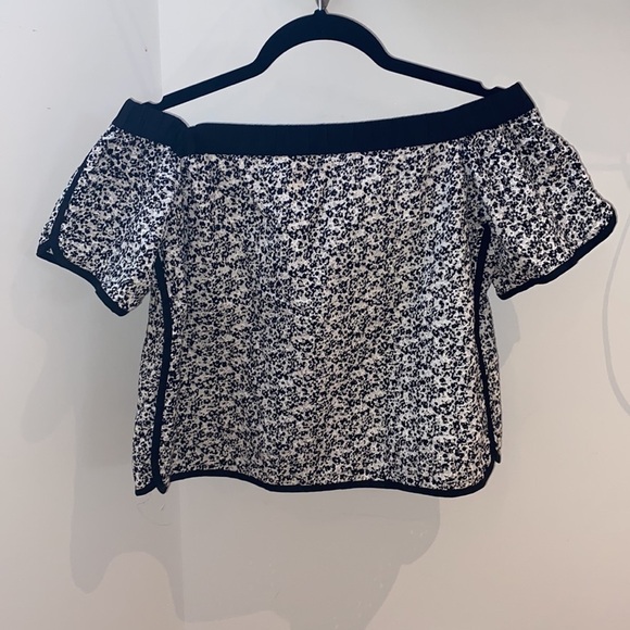 Rag & Bone off the shoulders Flavia Top in Black Floral - Picture 6 of 13